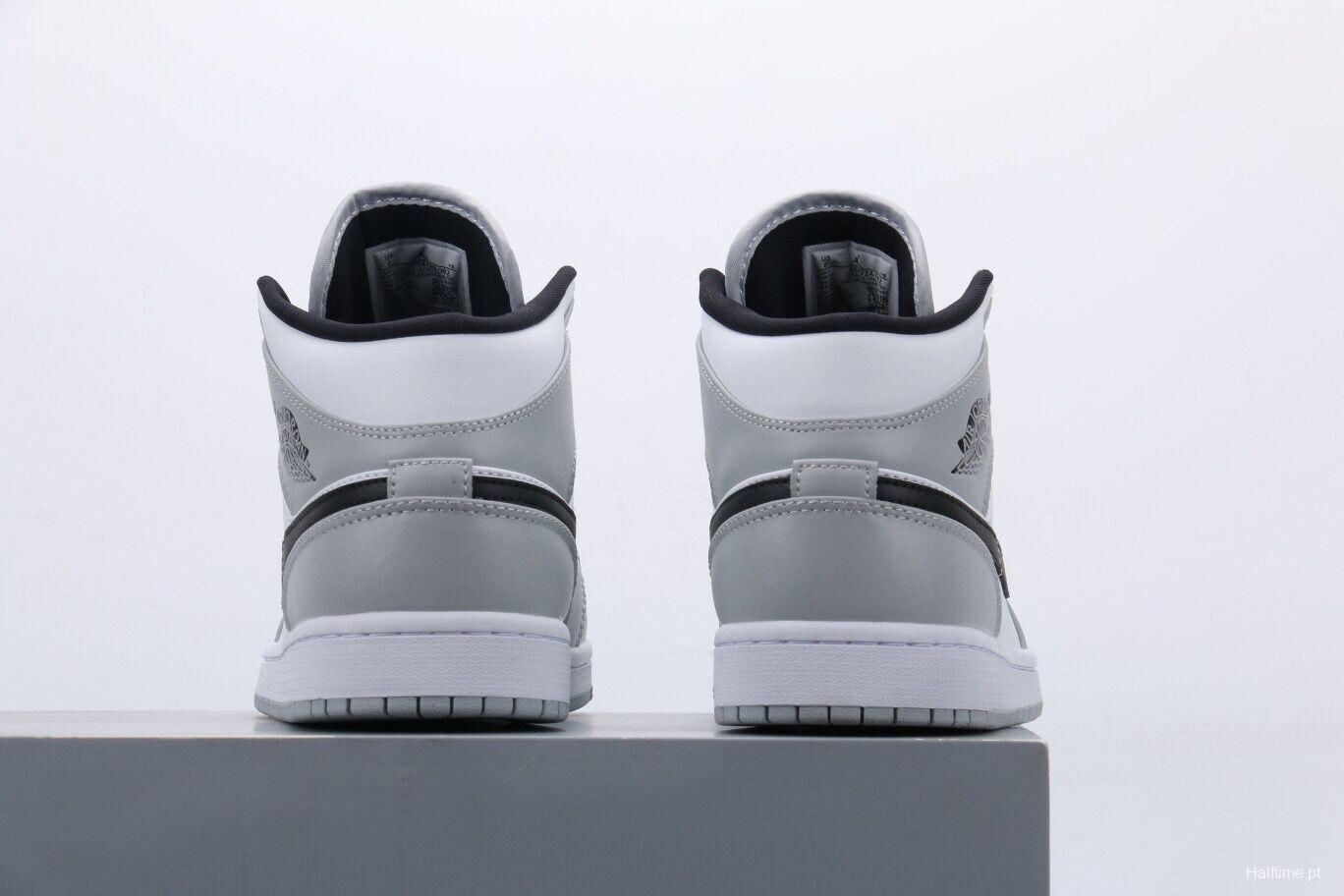 Air Jordan 1 Mid“Light Smoke Grey”