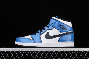 Air Jordan 1 Mid varnished leather white blue two-dimensional small lightning Zhongbang basketball shoes DD6834-402