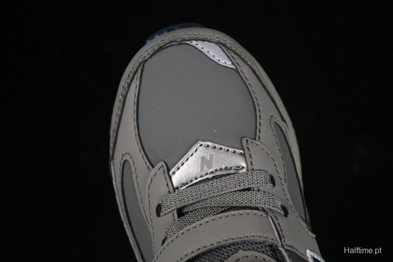 New Balance 2002R Series Hook & Loop Kids Shoes with Fleece Lining - PV2002RA